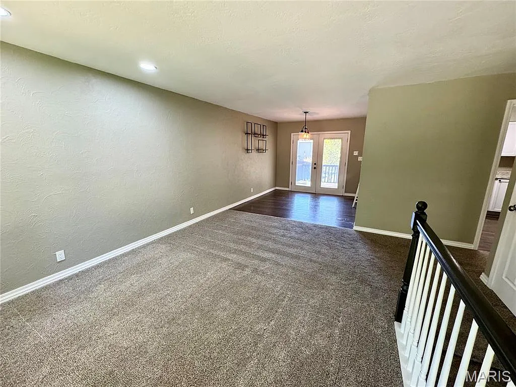 4 bed, 2032 sqft, $2,200 — Photo 3