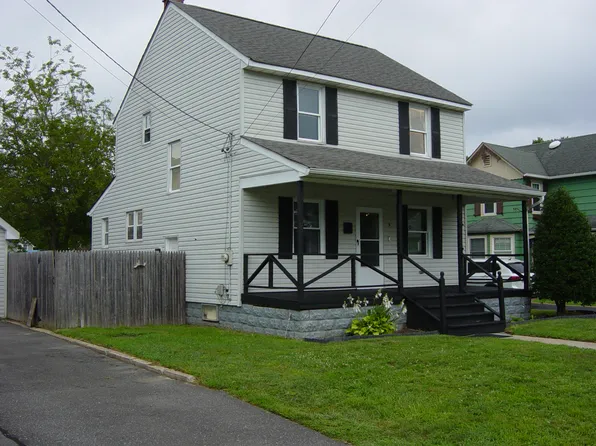9 Northridge St, Patchogue, NY 11772