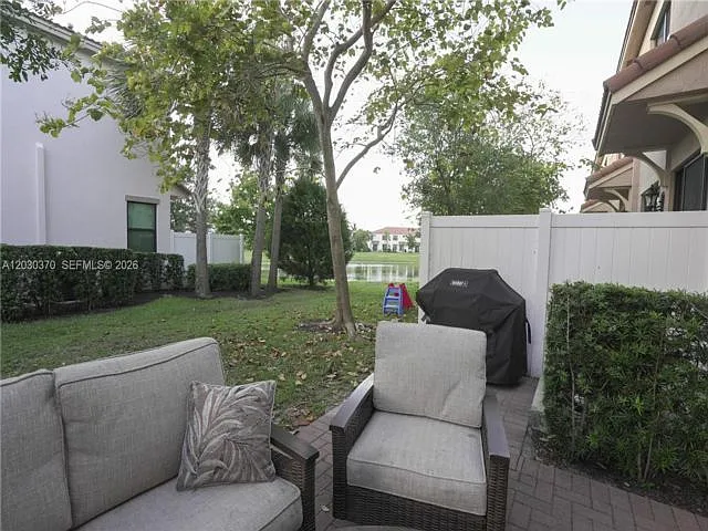 10111 Akenside Dr — Photo 11