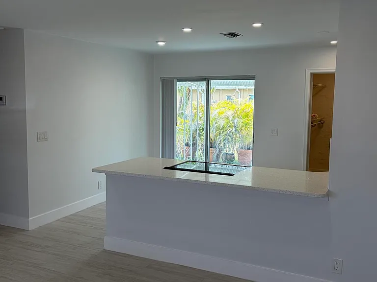 2812 Duke Ln — Photo 3