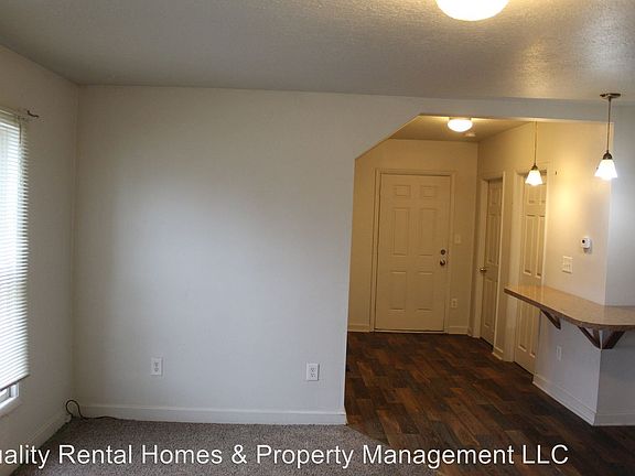 5th image of 101 S Comstock St APT 3