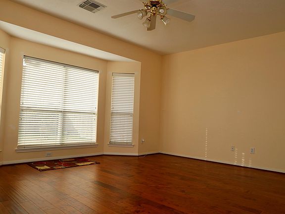 5th image of 4334 Lakewood Dr