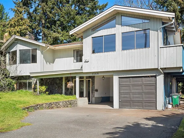 1568 Arbordale Ave, Saanich, BC V8N 2B7