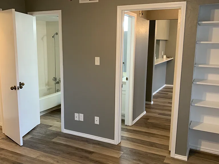 Matthews Dr — Photo 10