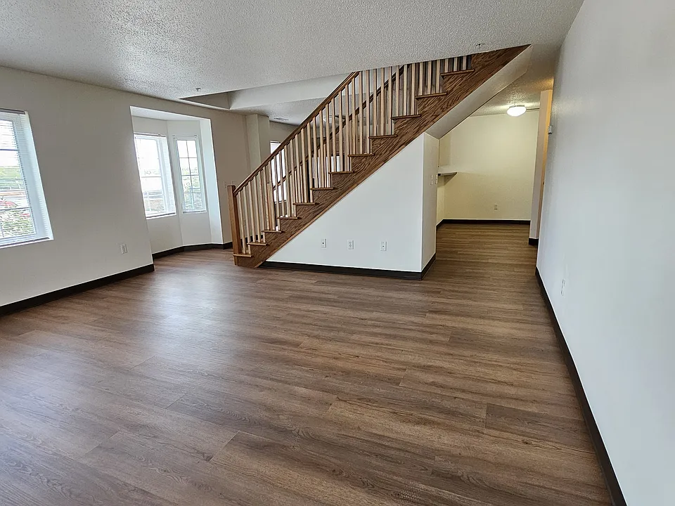 943 S Gilbert St #32
