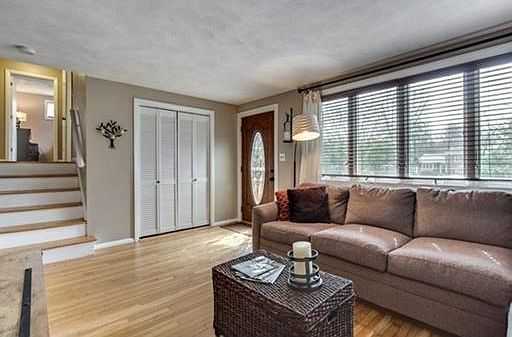 3rd image of 14 Glad Valley Dr