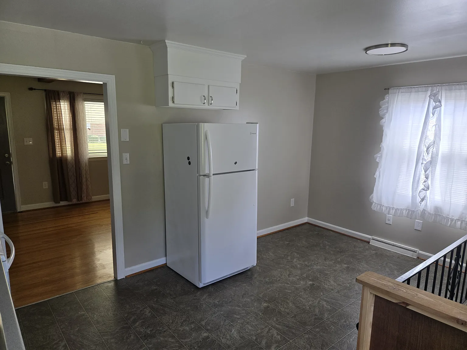 3 bed, 950 sqft, $1,800 — Photo 4