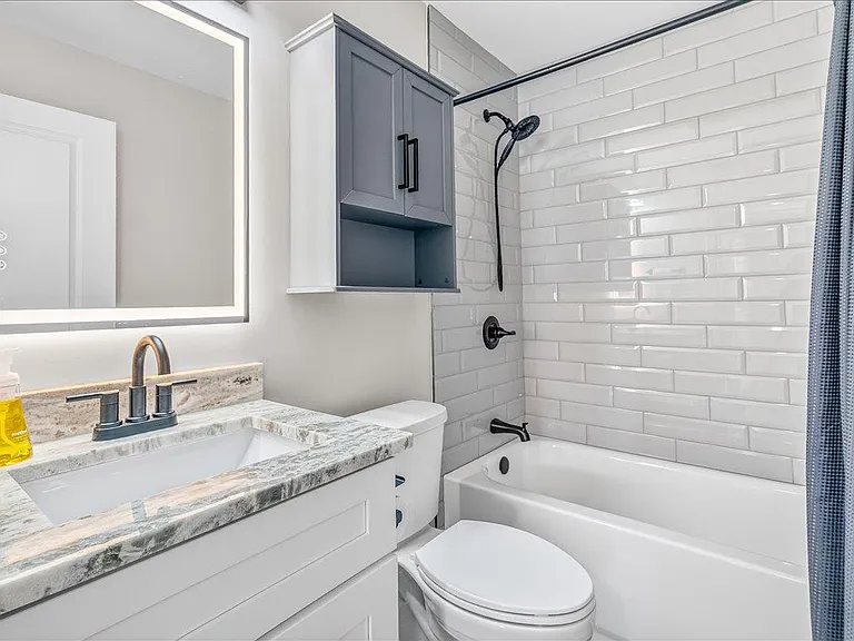 306 Roe St — Photo 18