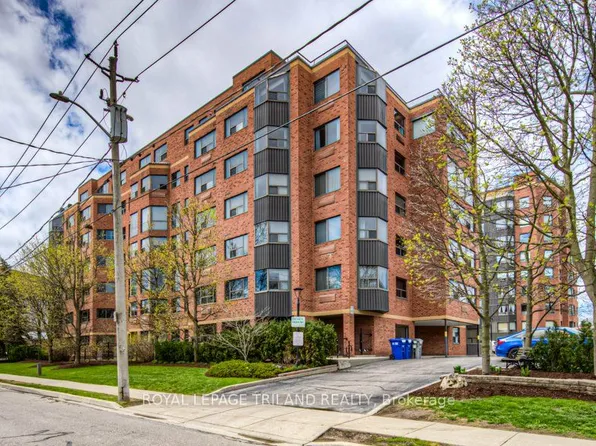20 Ellen St E #403, Kitchener, ON N2H 6R7