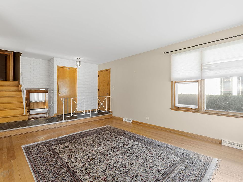 8556 N Oriole Ave, Niles, IL 60714 | Zillow