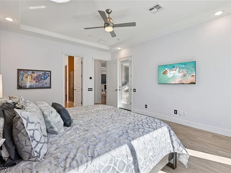 2341 Martinique Ave — Photo 43