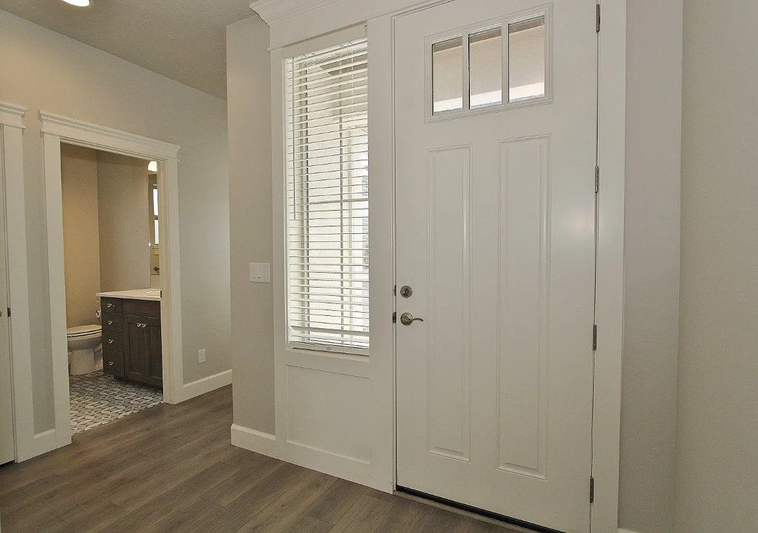 Immaculate Single-Level Home in Hazelwood Village — Photo 2