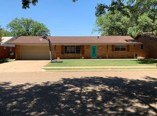 803 W 6th St, Idalou, TX 79329