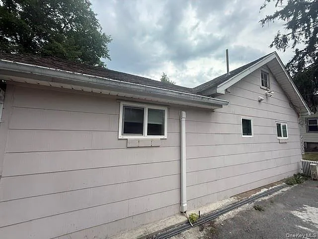 86 W Mombasha Rd — Photo 18