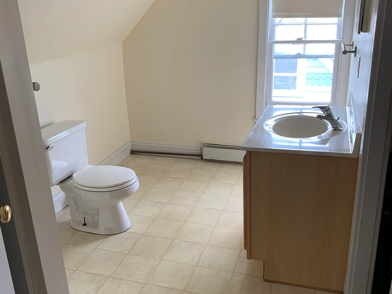 4 bed, $4,900 — Photo 3