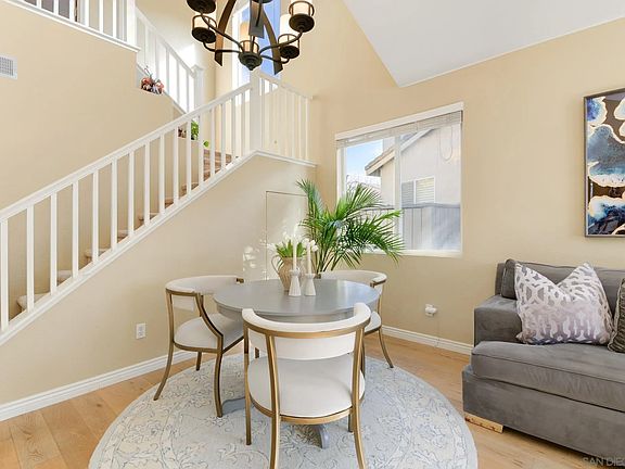 4th image of 1217 Wolfs Hill Rd