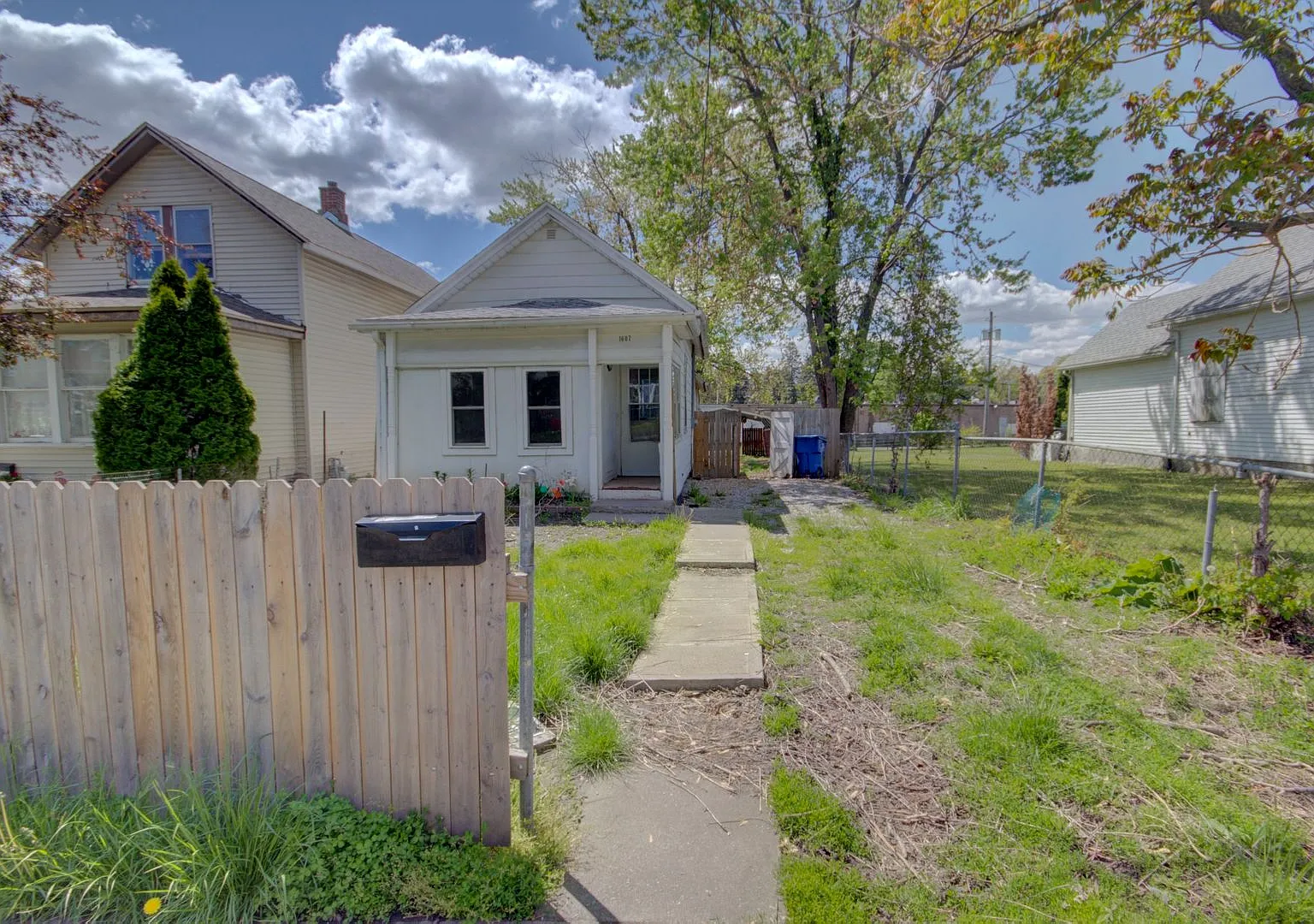 Cozy 1 bedroom home — Photo 1