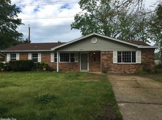 6621 Farmstead Rd, N Little Rock, AR 72117