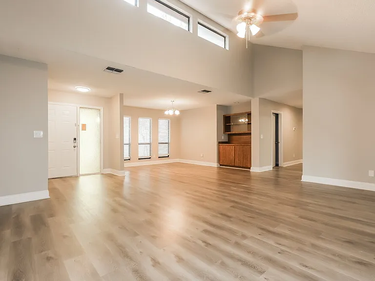34438 Cedarfield Dr — Photo 4