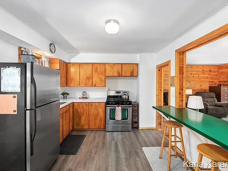 343 Elizabeth St — Photo 5