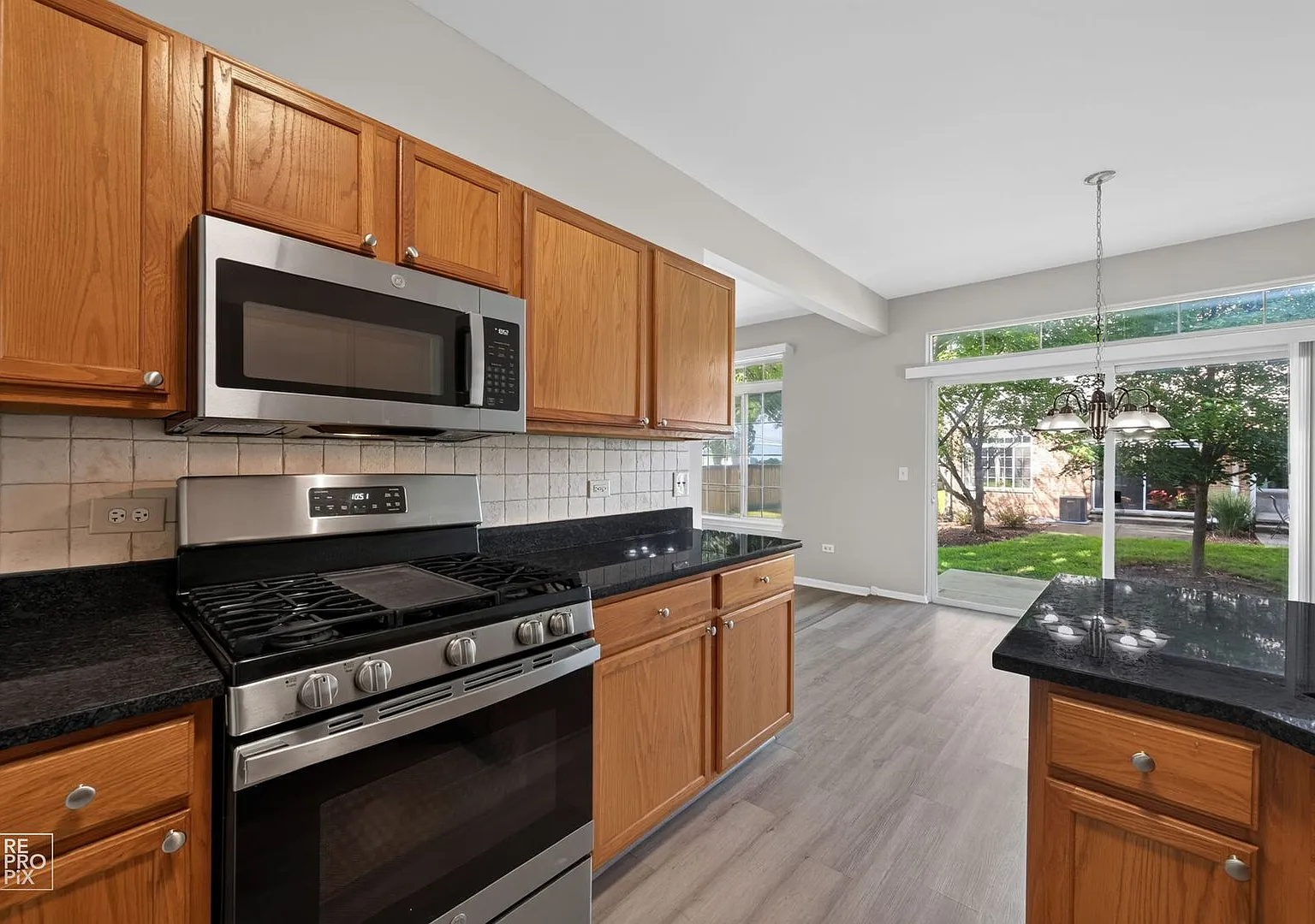 End Unit Three Bedroom Two and a Half Bath in North Naperville — Photo 3