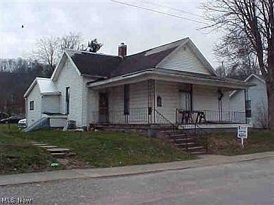 2nd image of 916 Grant Ave