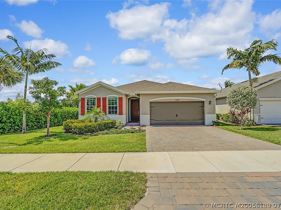 1630 NE Skyhigh Ter