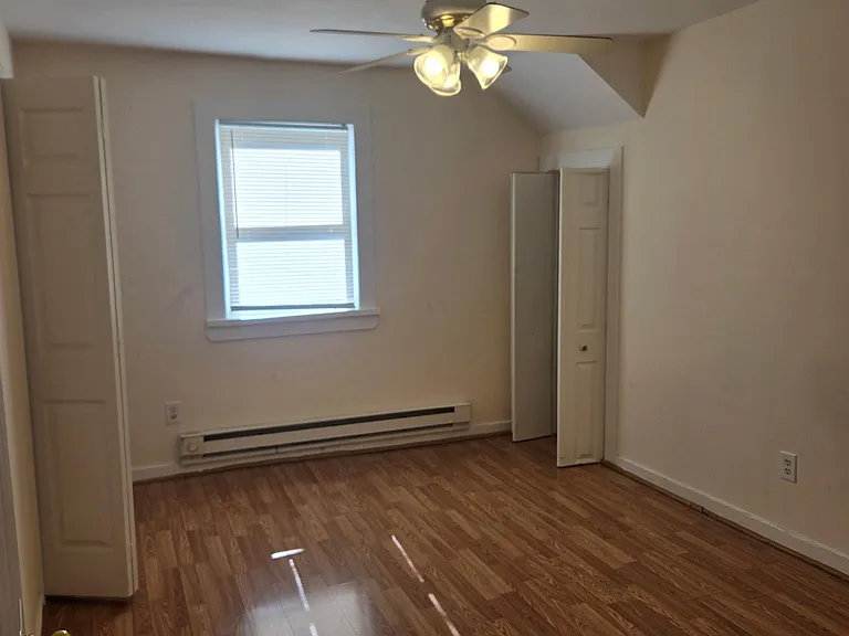 213 W Dover St #A — Photo 4