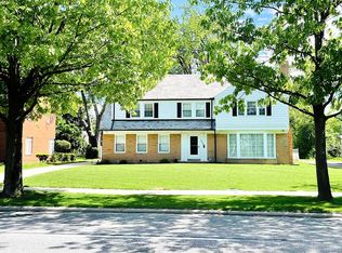 18520 Van Aken Blvd, Shaker Heights, OH 44122