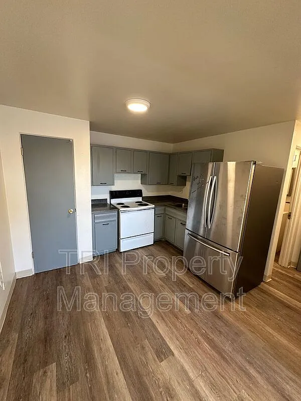 Studio, 1.0 bath, $725 — Photo 4