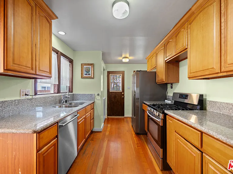 609 Padilla St — Photo 13