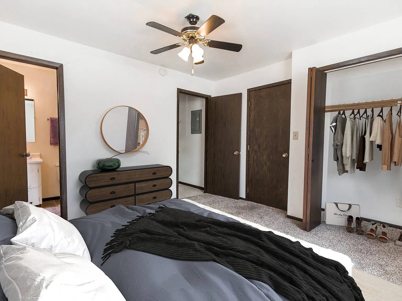 Claremont Apartments — Photo 3