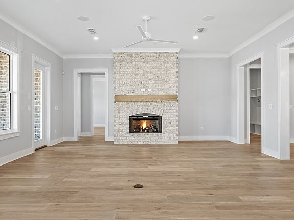 Finishes, features, options, upgrades and pricing are subject to change without notice