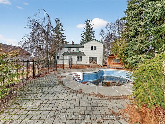 3rd image of 1485 Altona Rd