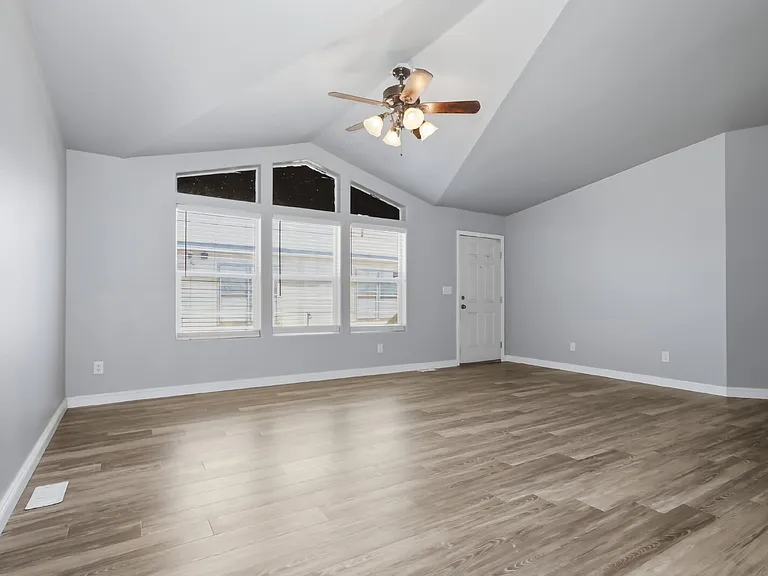 6253 Mount Rainier Ave — Photo 9
