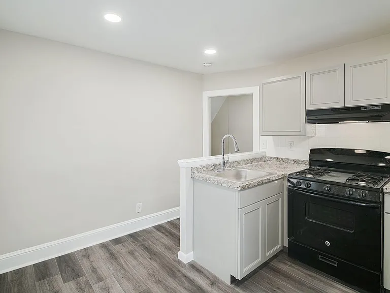 310 Dorrance St #2 — Photo 8