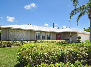 3932 Daphne Ave, Palm Beach Gardens, FL 33410