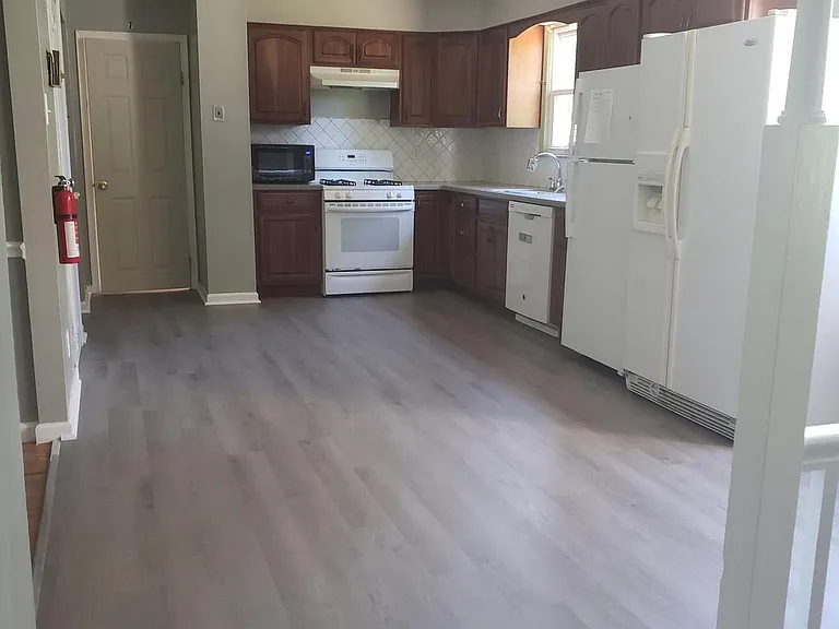 306 Cornell Rd — Photo 10