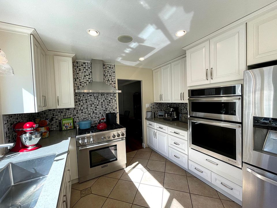 1st image of 309 Albert Dr