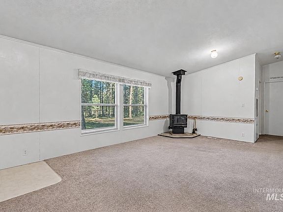 5th image of 35 Hiatt Cir