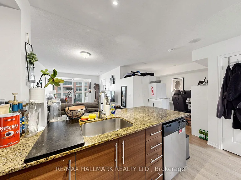 85 E Liberty St #812 — Photo 8