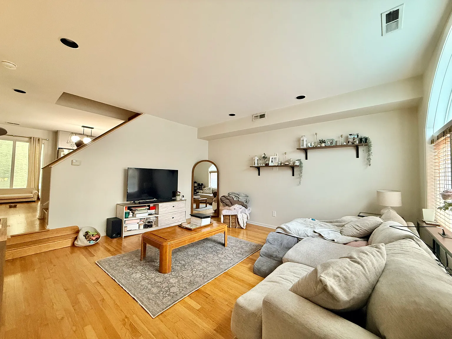 2 bed, 1088 sqft, $2,950 — Photo 3