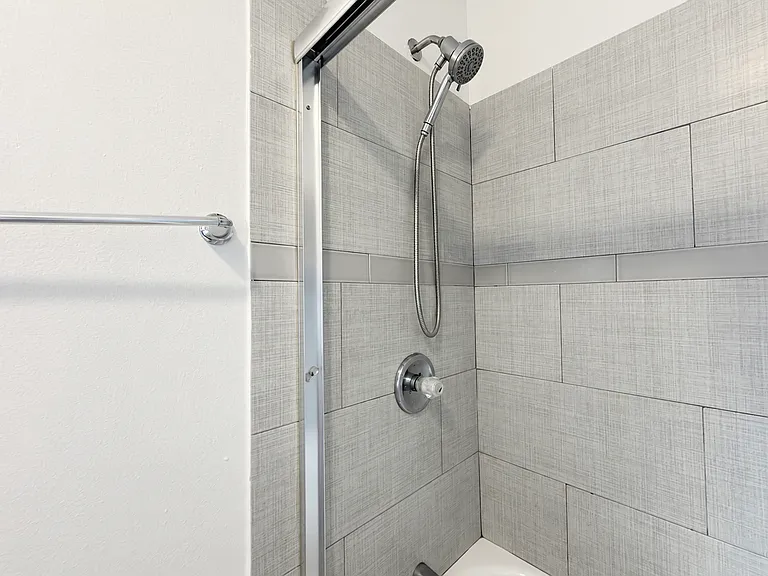 746 Daisy Ave #1 — Photo 12