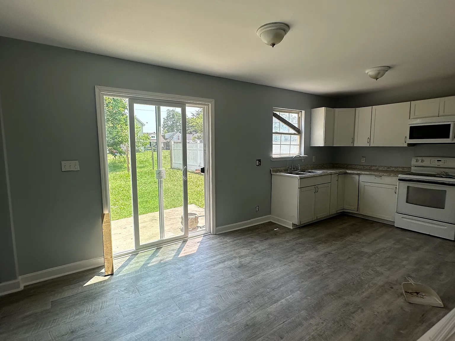 4 bed, 2.5 bath, 1372 sqft, $1,750 — Photo 4
