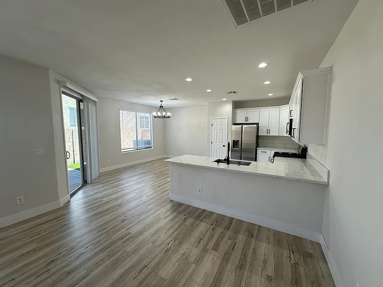 10004 Bonterra Ave — Photo 6