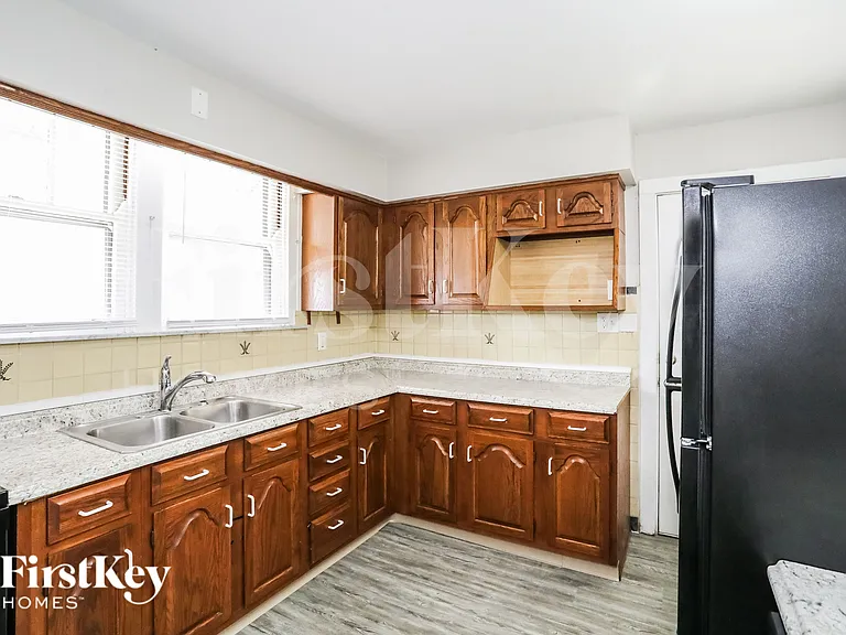 3414 Corrine Ave — Photo 6