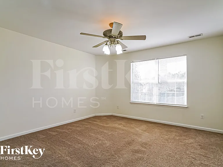 245 N Weststone Blvd — Photo 7