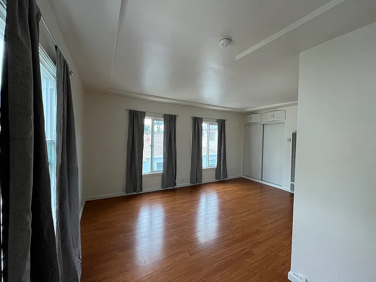 2573 S Sepulveda Blvd — Photo 4