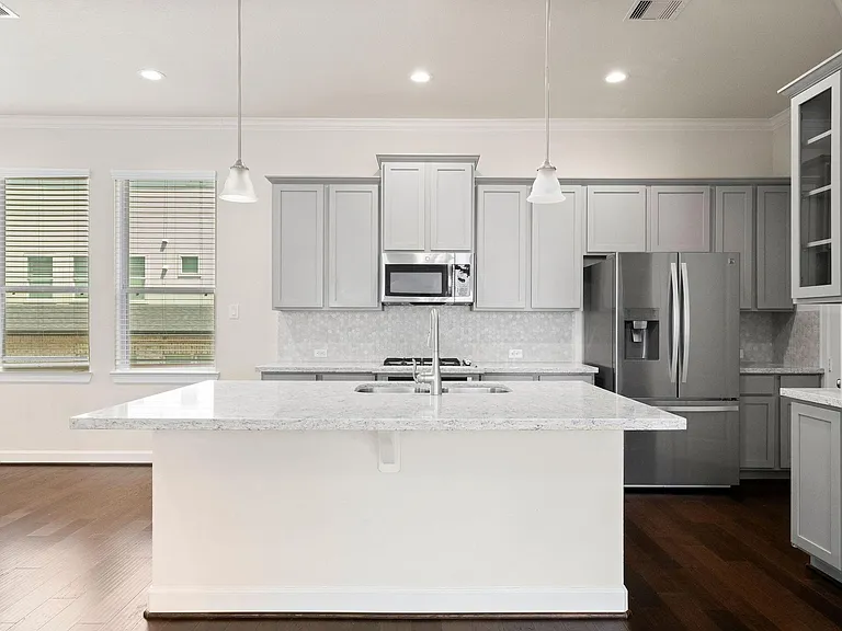 2021 Cambridge Heights Pl — Photo 10