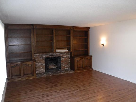 2nd image of 530 Flora Vista Dr #530